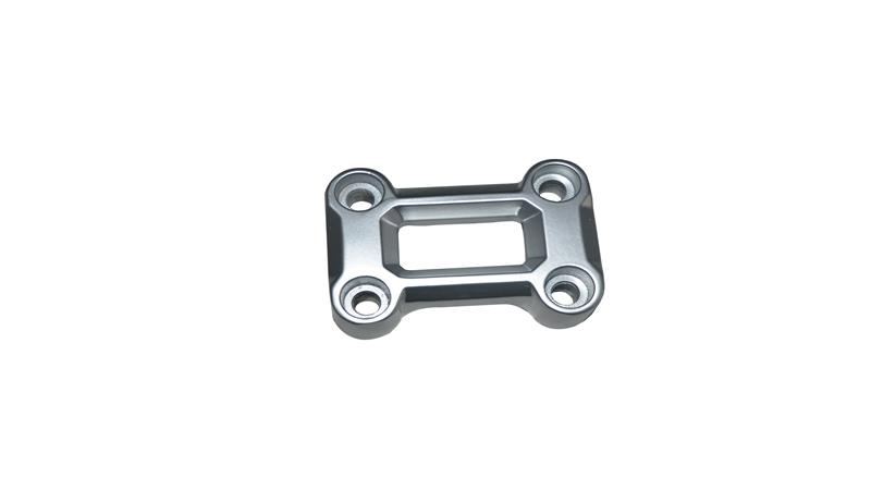 ÜST TABLA KELEPÇESİ ÜST (VELOCE150)